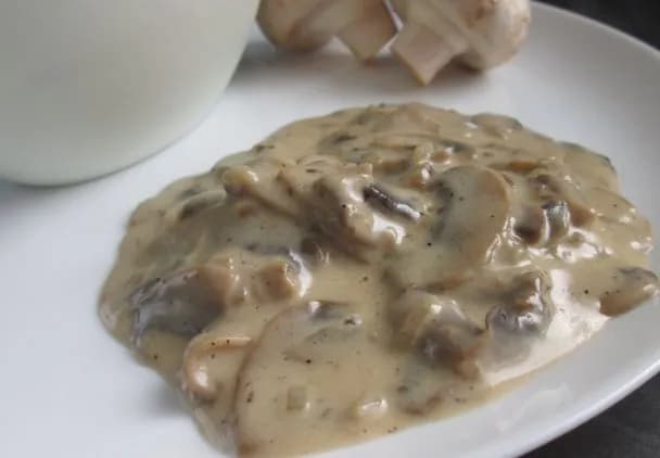 Jak zrobić sos pieczarkowy z pieczarek - prosty przepis na pyszny dodatek