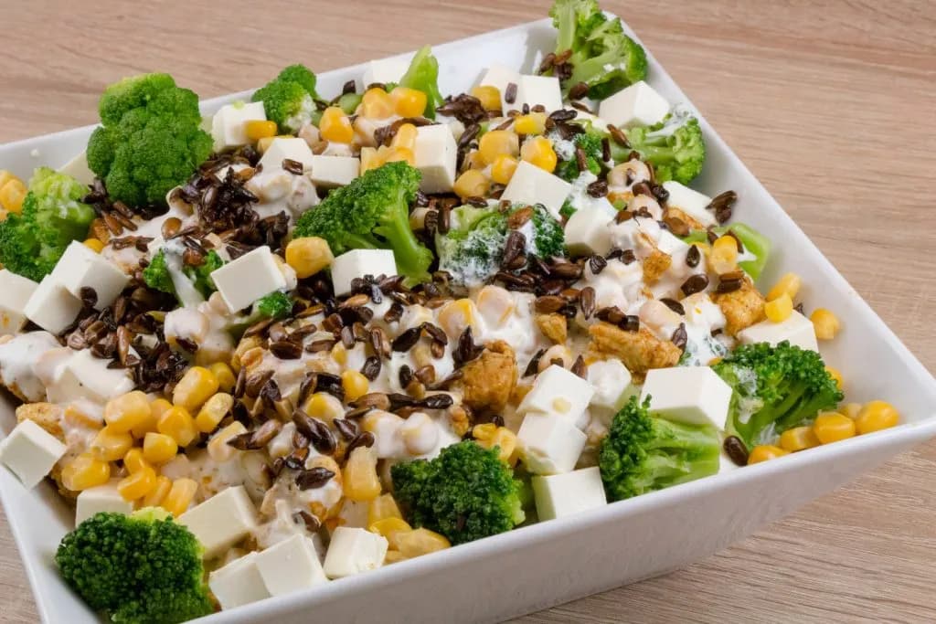 Jak zrobić sałatkę z brokułami, która zachwyci Twoich gości