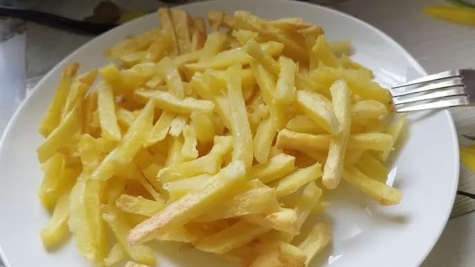 Czy w frytkownicy beztłuszczowej można zrobić frytki z surowych ziemniaków? Oto prawda!