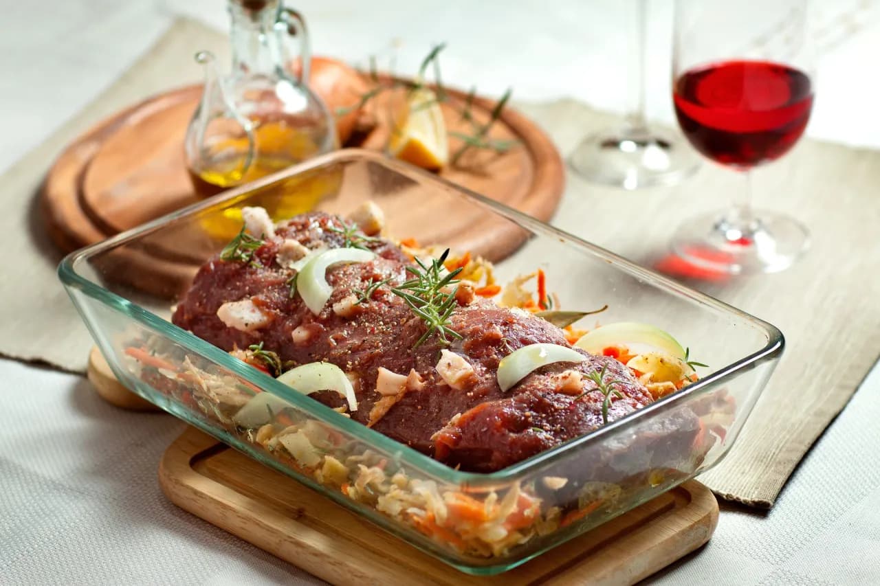 Jak smażyć dziczyznę, aby była soczysta i pełna smaku?